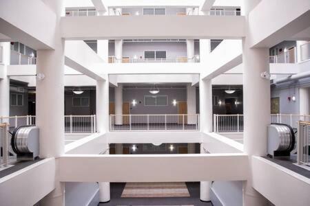 Cozysuites - 2Br With Direct Skybridge Access #5 인디애나폴리스 외부 사진