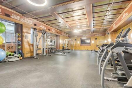 Cozysuites - 2Br With Direct Skybridge Access #5 인디애나폴리스 외부 사진