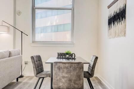 Cozysuites - 2Br With Direct Skybridge Access #5 인디애나폴리스 외부 사진